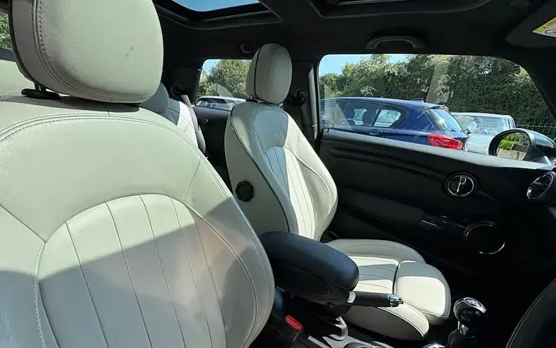 Używany Mini Cooper Hatch 136 KM (100 kW) 2017 Hatchback