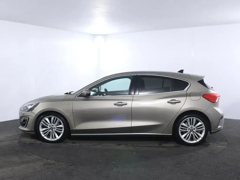 Used Ford Focus Vignale 150 HP (110 kW) 2019 Silver Hatchback