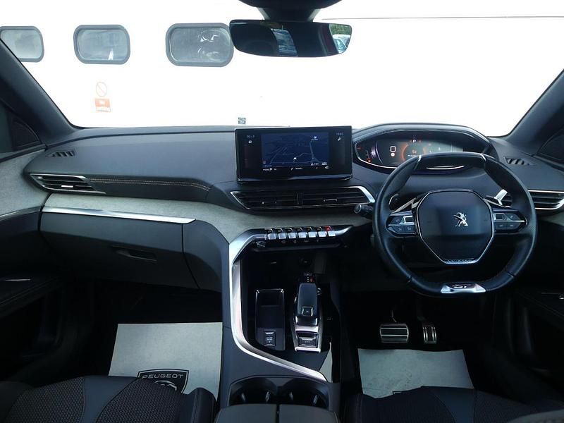 Used Peugeot 3008 GT 130 HP (95 kW) 2022 Red SUV