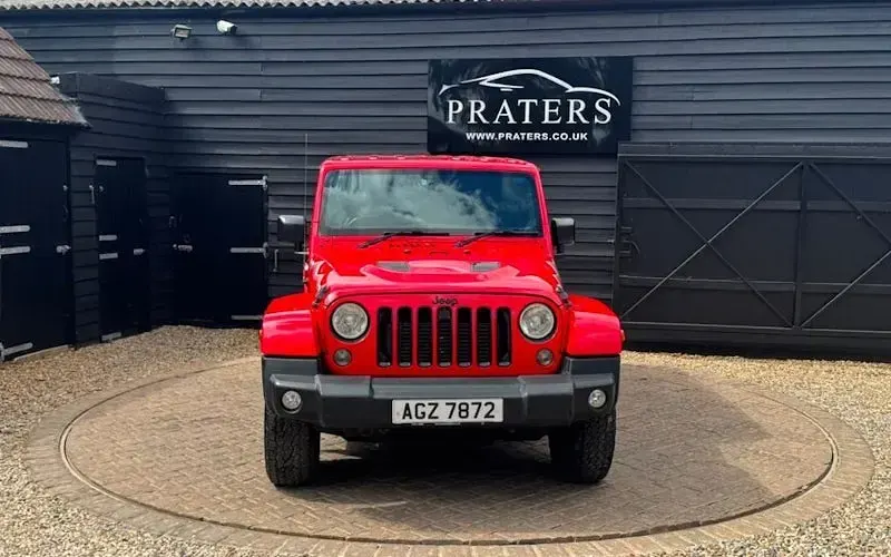 Used Jeep Wrangler 200 HP (147 kW) 2015 Red SUV