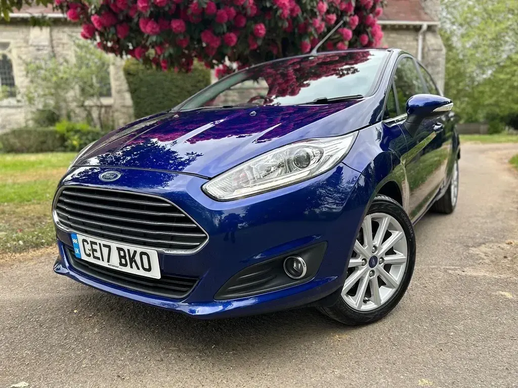 Używany Ford Fiesta Titanium 2017 Niebieski Hatchback