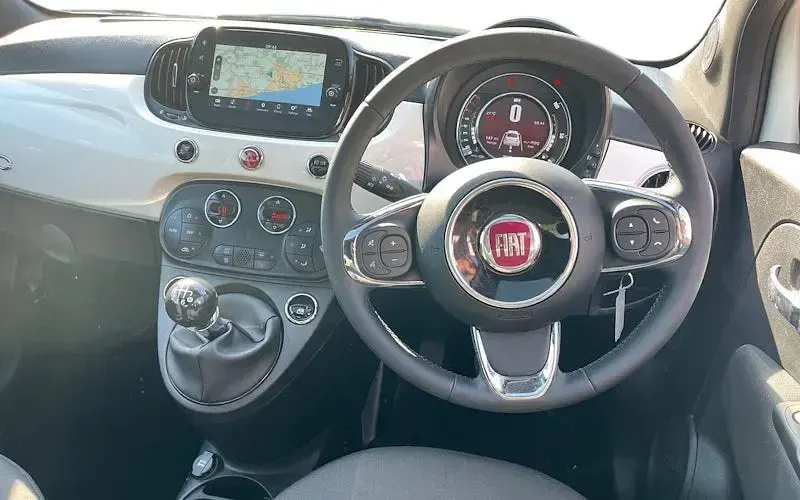 Used Fiat 500 69 HP (50 kW) 2024 White Hatchback