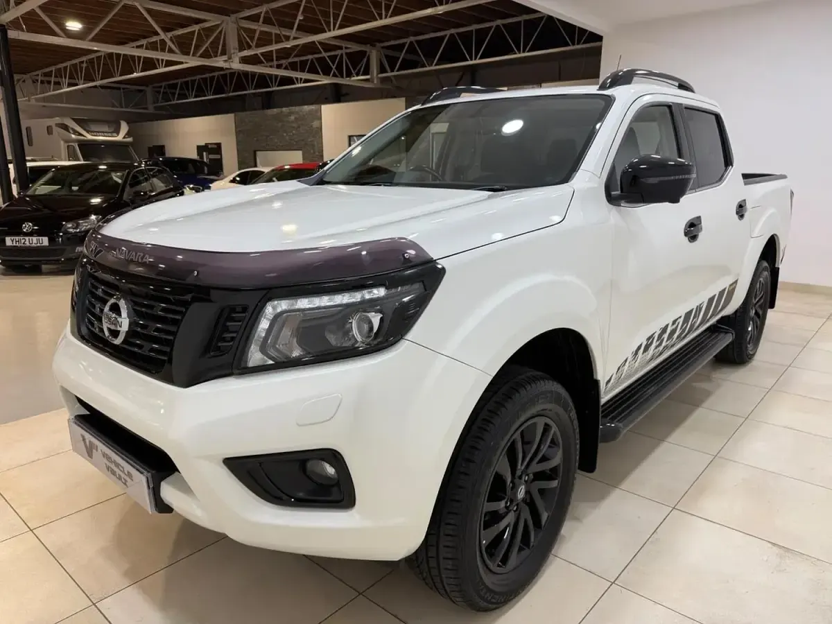 Used Nissan Navara N-Guard 190 HP (139 kW) 2019 White Pickup