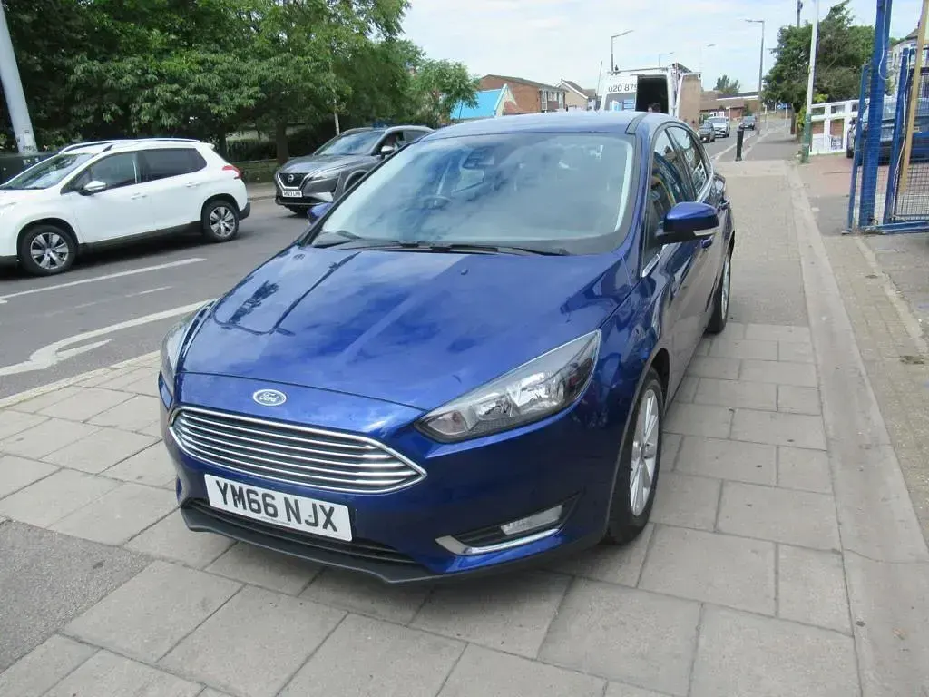 Used Ford Focus Titanium 2017 Blue Hatchback