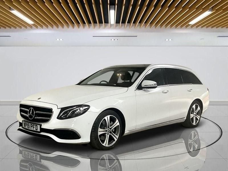 Used Mercedes E220 Premium 194 HP (142 kW) 2019 White Estate