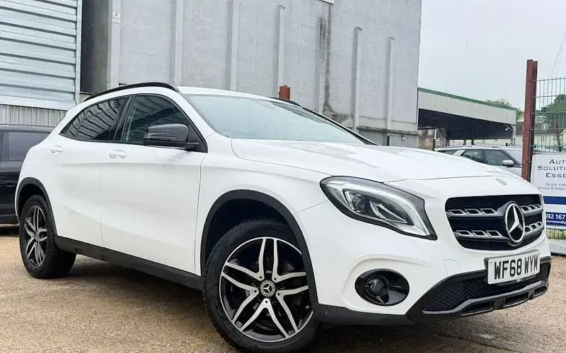 Used Mercedes GLA180 Urban 122 HP (89 kW) 2020 SUV