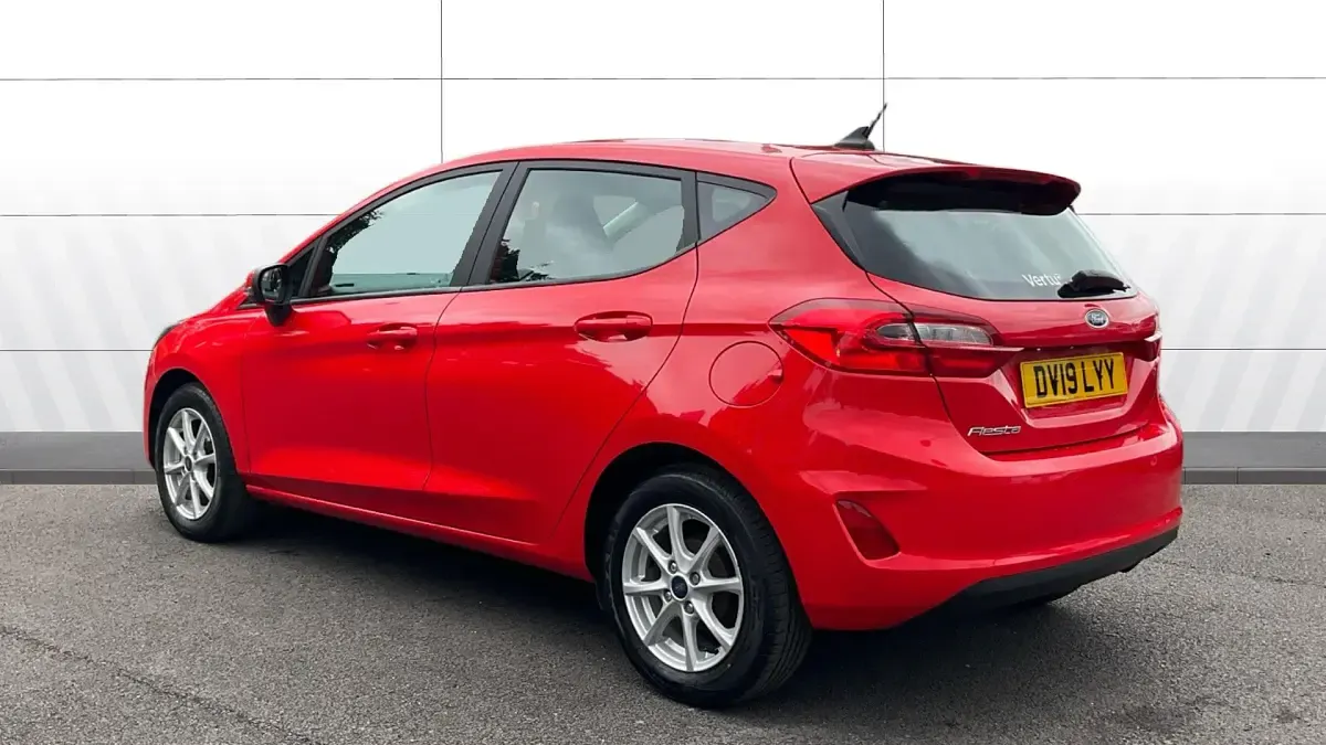 Used Ford Fiesta Zetec 100 HP (73 kW) 2019 Race red (standard paint) Hatchback