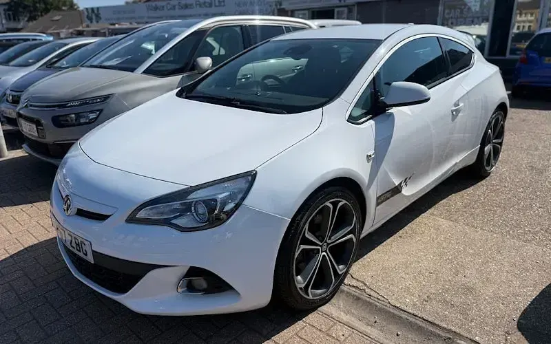 Used Vauxhall Astra GTC Edition 140 HP (102 kW) 2017 Coupe