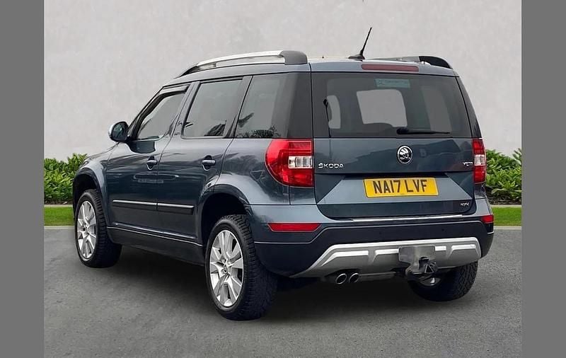 Used Skoda Yeti Outdoor Drive 147 HP (108 kW) 2017 Grey SUV