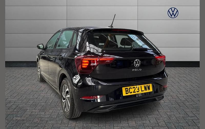 Used VW Polo Life 80 HP (58 kW) 2023 Black Hatchback