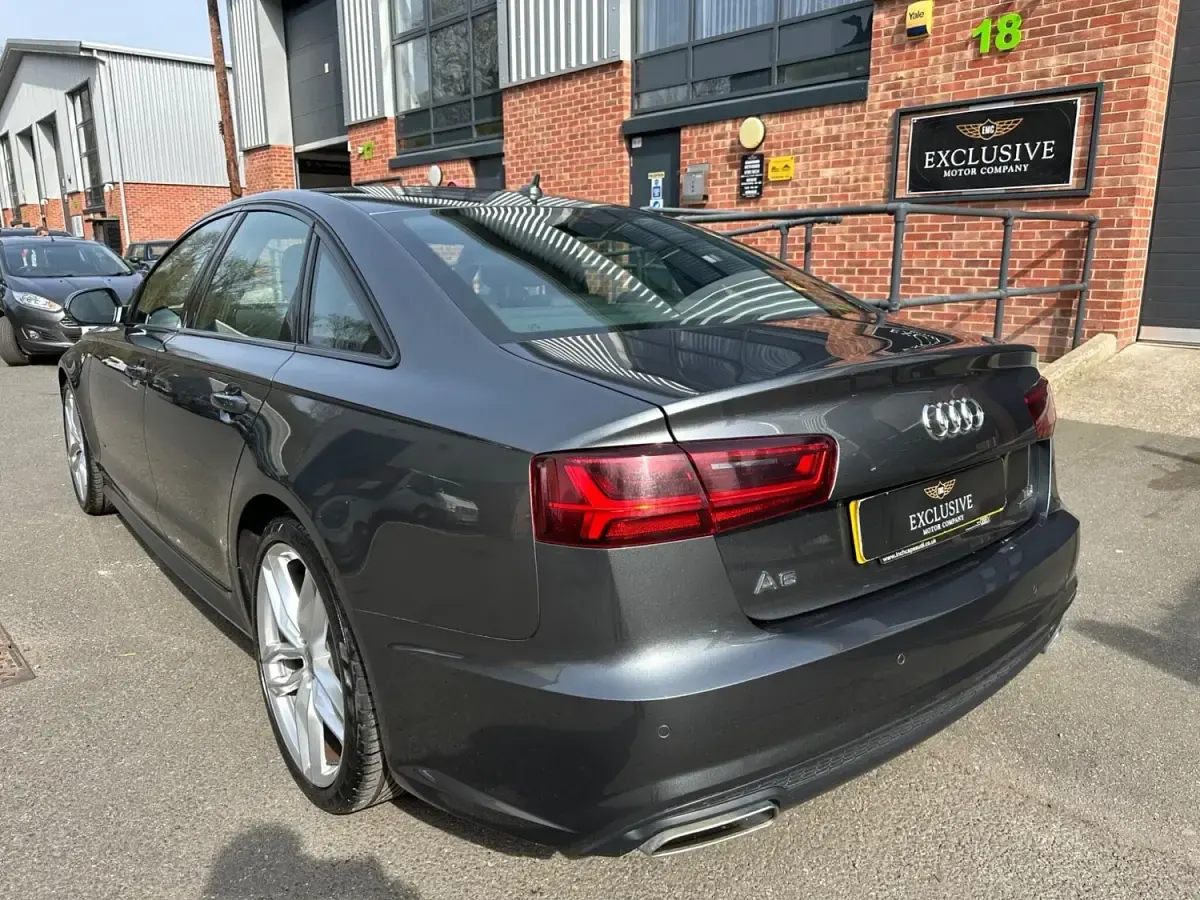 Begagnad Audi A6 S-Line 190 HK (139 kW) 2017 Grå Sedan