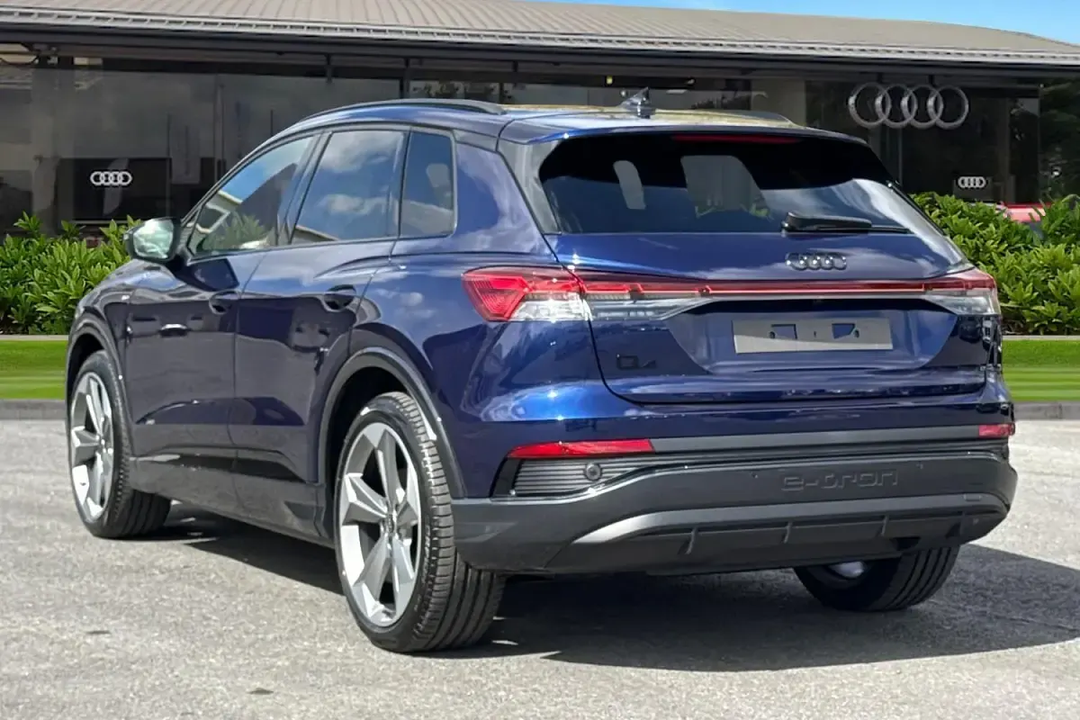 New Audi Q4 e-tron Black Edition 210 kW (286 HP) 2026 SUV