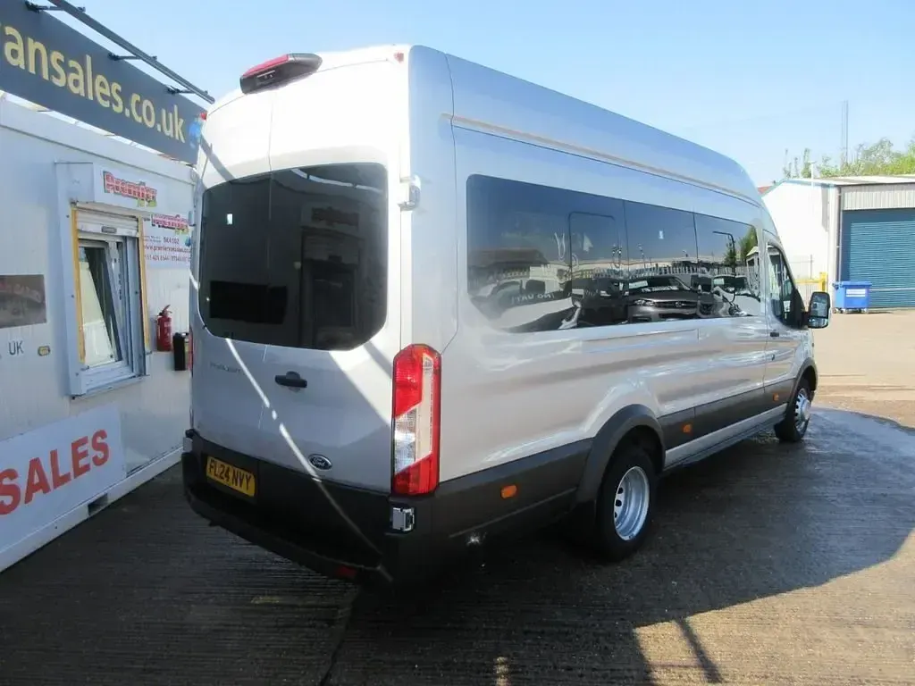 Begagnad Ford Transit Limited 165 HK (121 kW) 2024 Silver