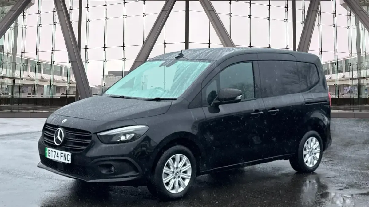 Uusi Mercedes eCitan Premium 89 kW (122 HP) 2025 Musta Van