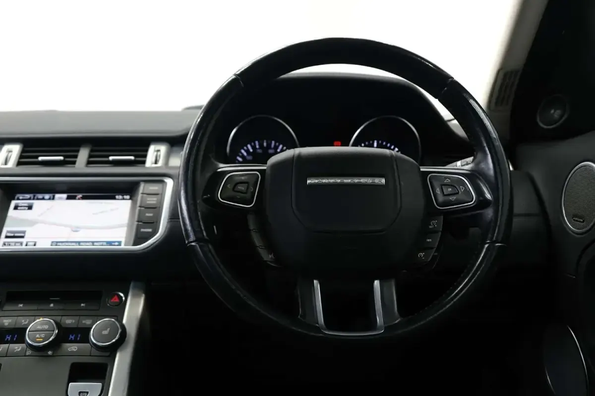 Used Land Rover Range Rover evoque Pure 2015 White Estate