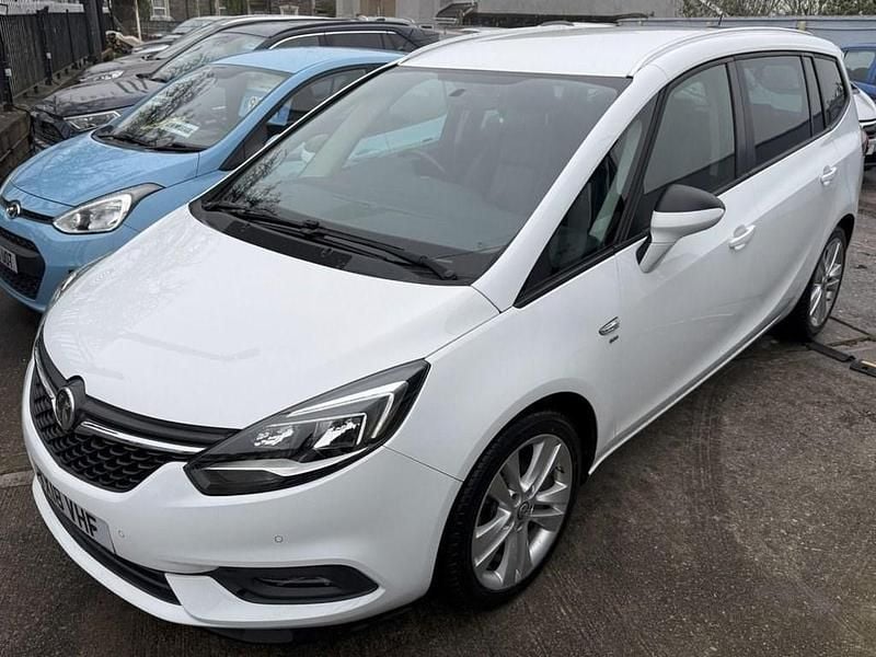 Used Vauxhall Zafira Tourer SRi 140 HP (102 kW) 2018 White MPV
