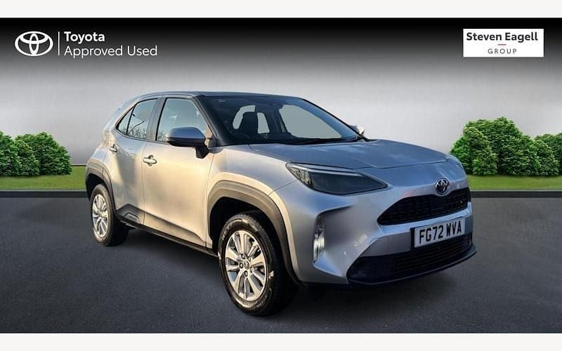 Used 2025 Toyota Yaris Hybrid Estate | £17,122 (Super price) - Image 1/4