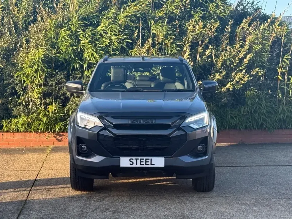 Used Isuzu D-Max 2025 Grey Pickup