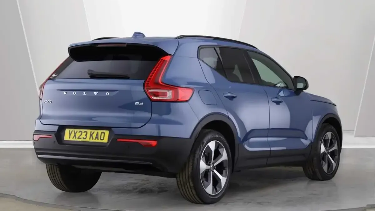 Used Volvo XC40 Ultimate 197 HP (144 kW) 2023 Blue SUV