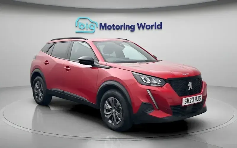 Used Peugeot 2008 Active+ 101 HP (74 kW) 2023 Red SUV