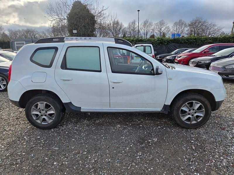 Used Dacia Duster Lauréate 2015 White SUV