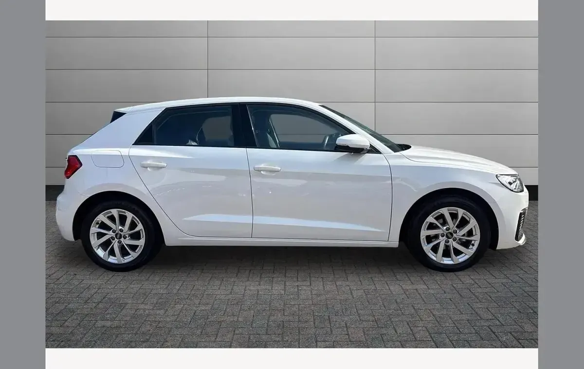 Used Audi A1 Sport 95 HP (69 kW) 2023 White SUV