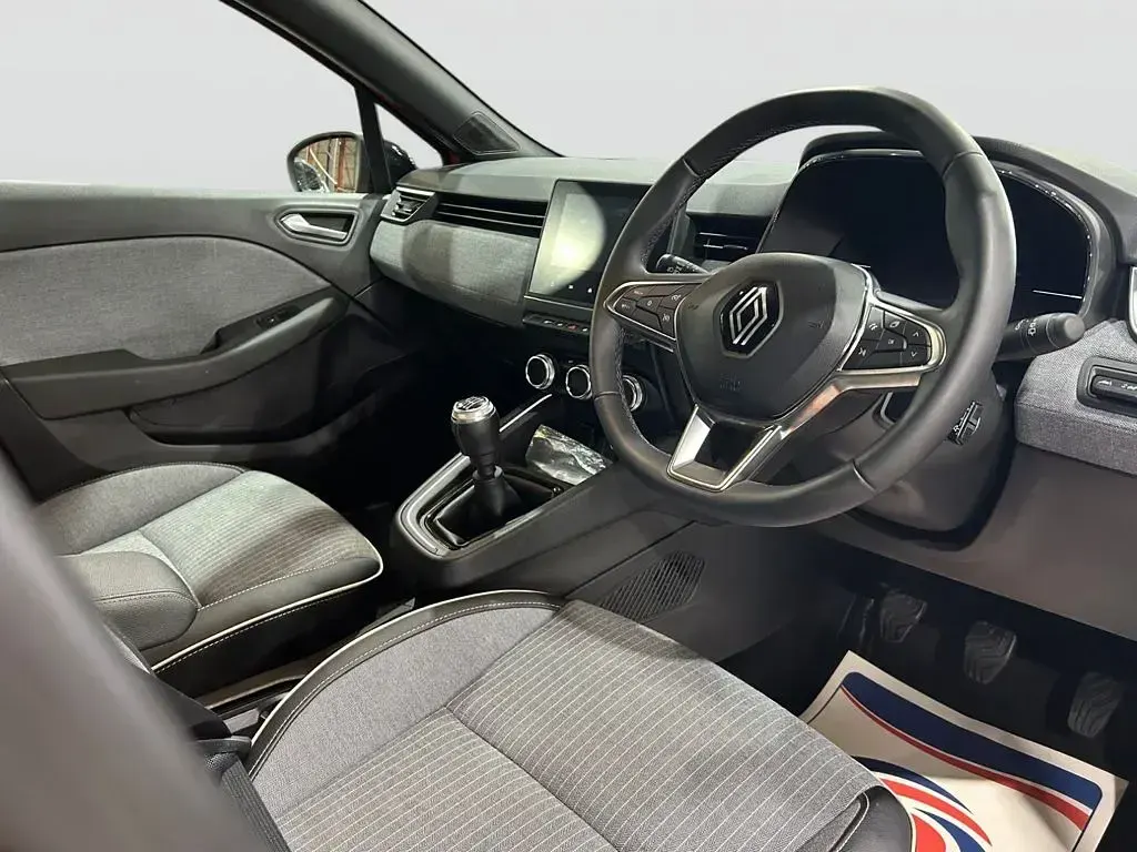 Used Renault Clio Techno 2024 Orange Hatchback