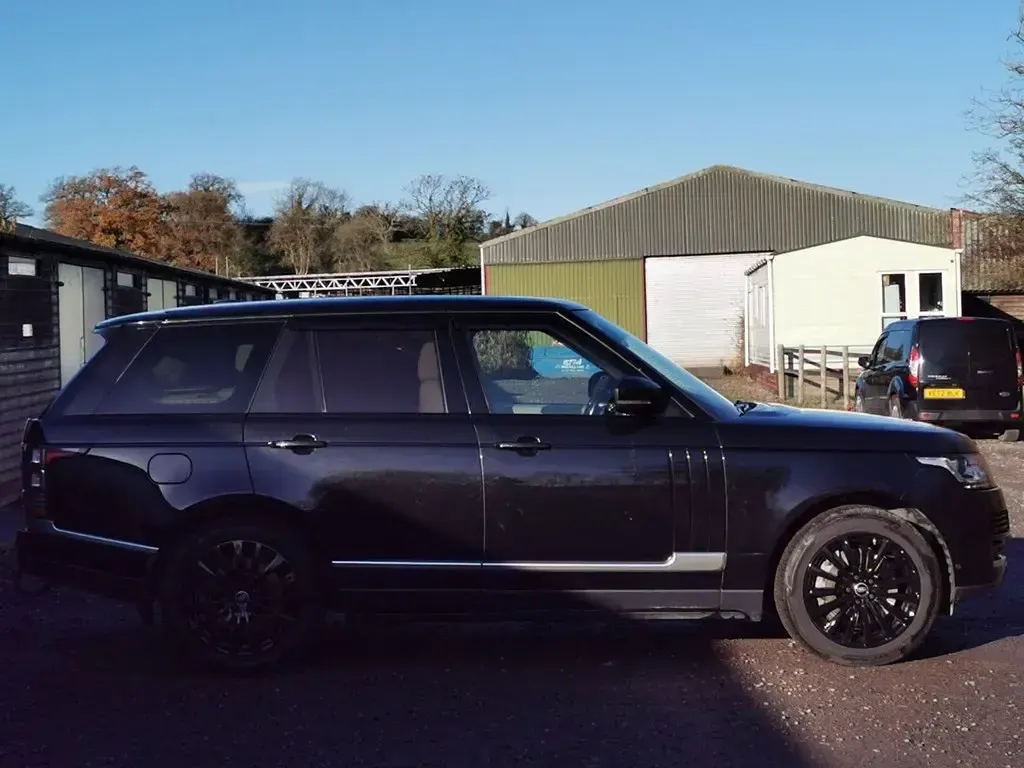 Gebraucht Land Rover Range Rover Vogue 339 PS (249 kW) 2014 Schwarz SUV