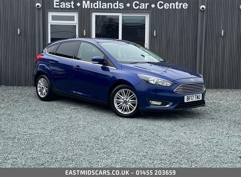 Usado Ford Focus Zetec 2017 Azul Citadino