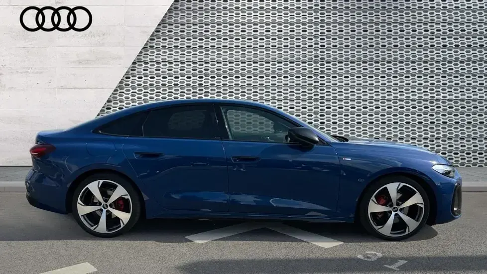 Used Audi A5 Sportback Advanced 204 HP (150 kW) 2025 Blue Hatchback