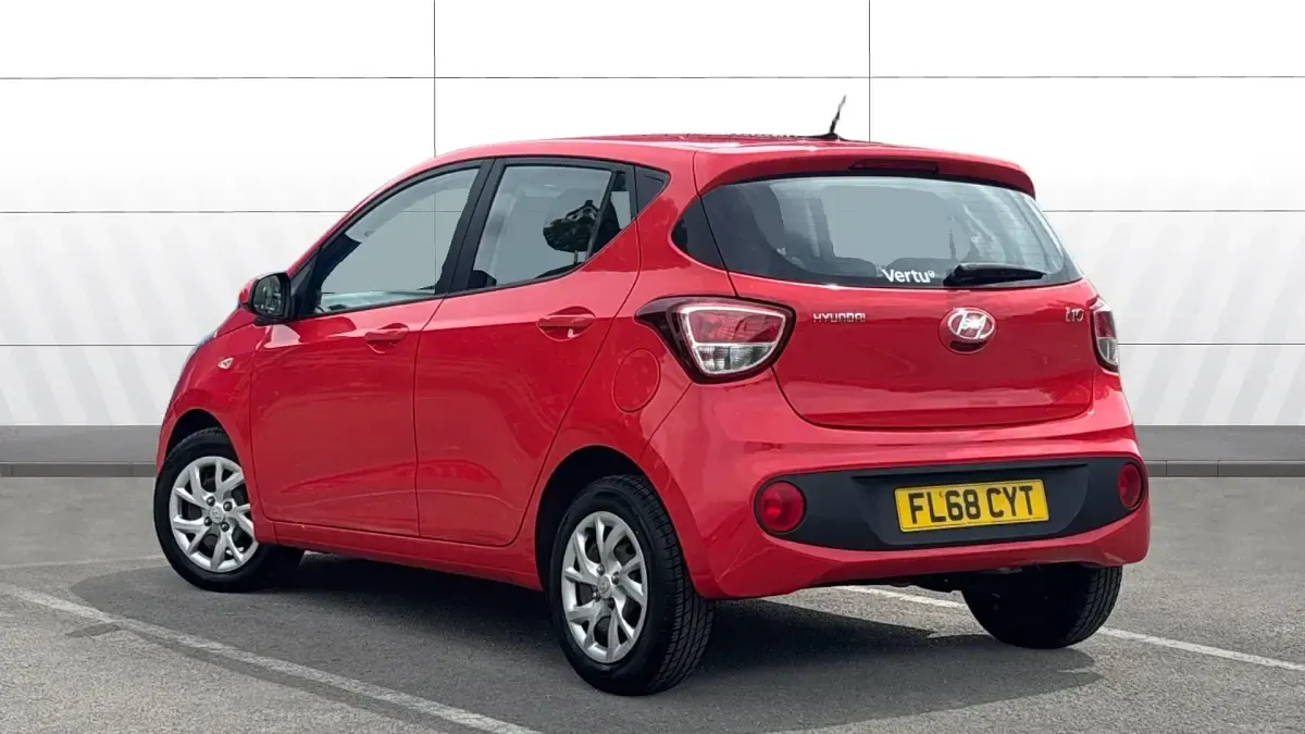 Used Hyundai i10 SE 67 HP (49 kW) 2018 Red Hatchback