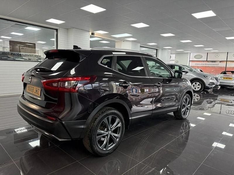 Used Nissan Qashqai N-Connecta 140 HP (102 kW) 2019 Black SUV