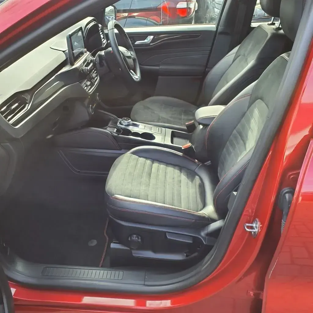 Used Ford Kuga ST-Line X 225 HP (165 kW) 2021 Red SUV