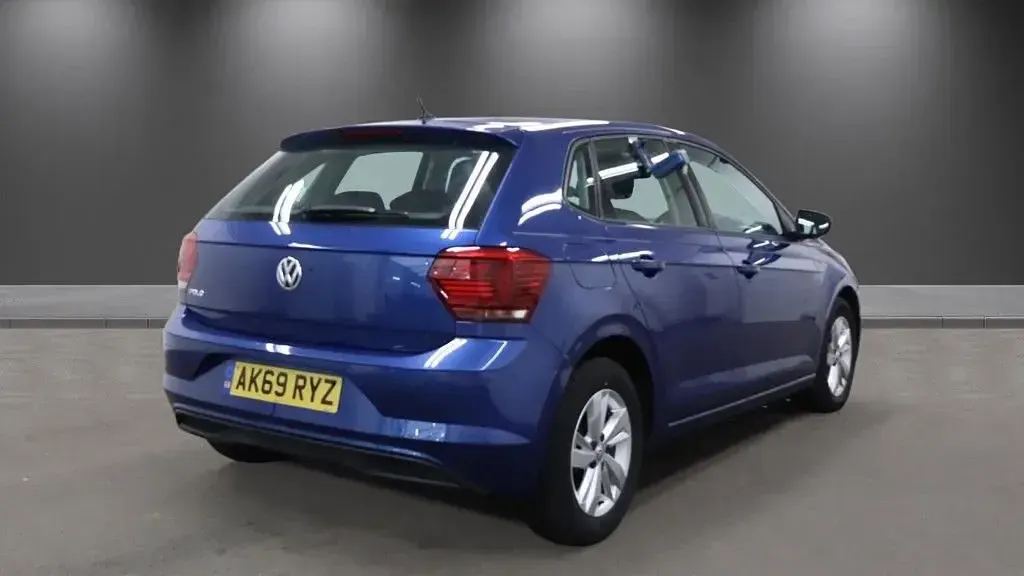 Used VW Polo SE 80 HP (58 kW) 2020 Blue Hatchback