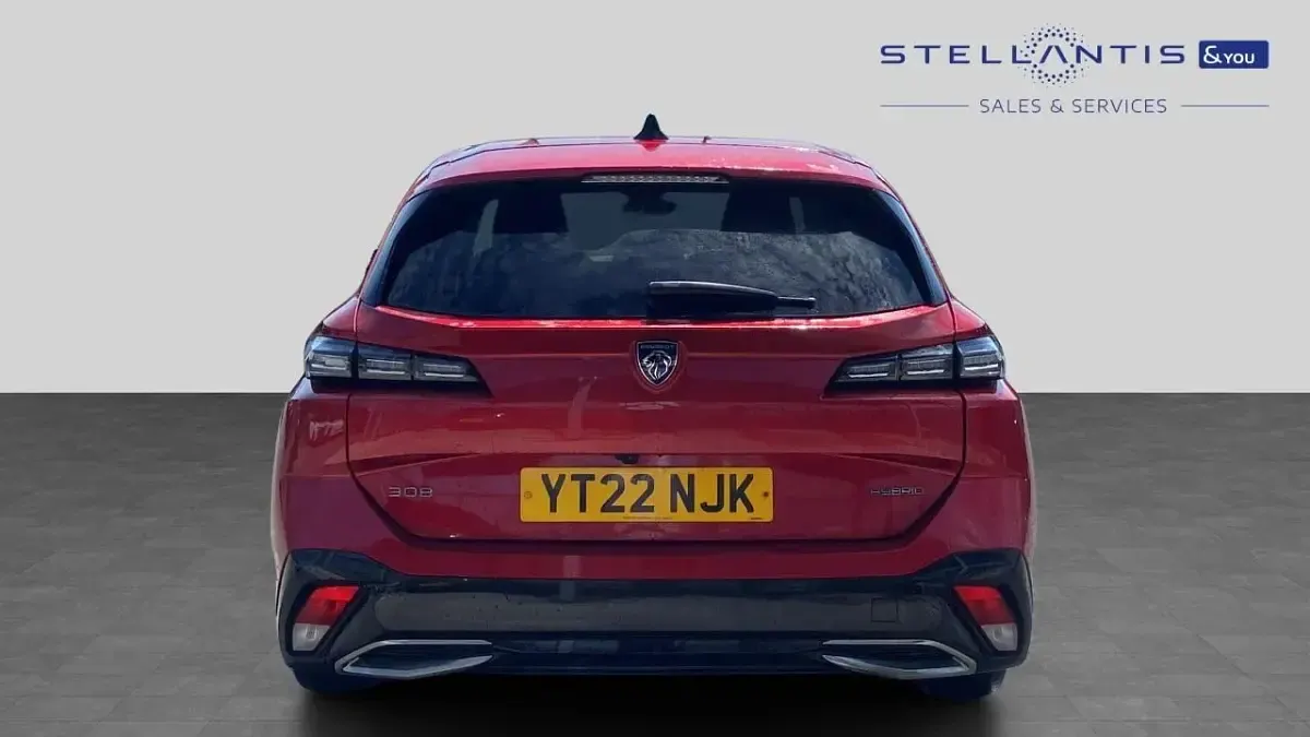 Used Peugeot 308 SW Allure Premium 178 HP (130 kW) 2022 Red Estate