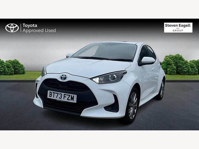 Used Toyota Yaris Hybrid 2023 White Hatchback