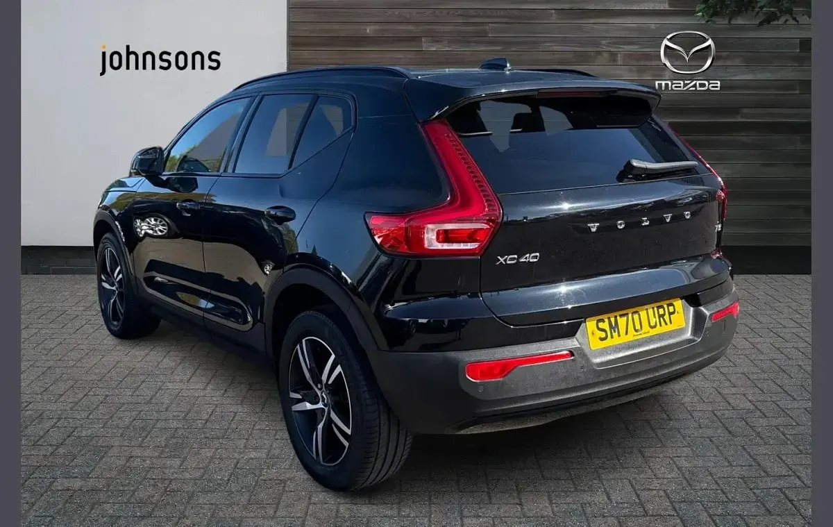 Used Volvo XC40 R-Design 161 HP (118 kW) 2021 Black SUV