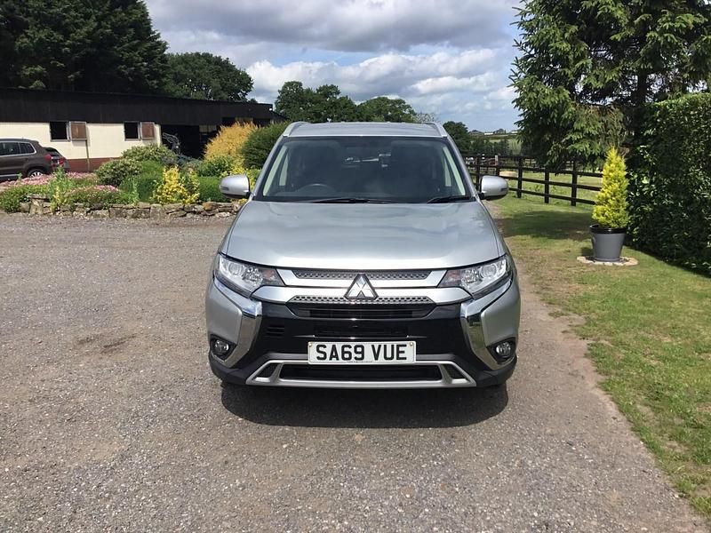 Used Mitsubishi Outlander 150 HP (110 kW) 2019 Silver SUV