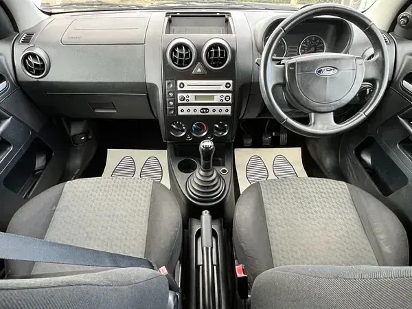 Used Ford Fusion 2005 Silver Hatchback