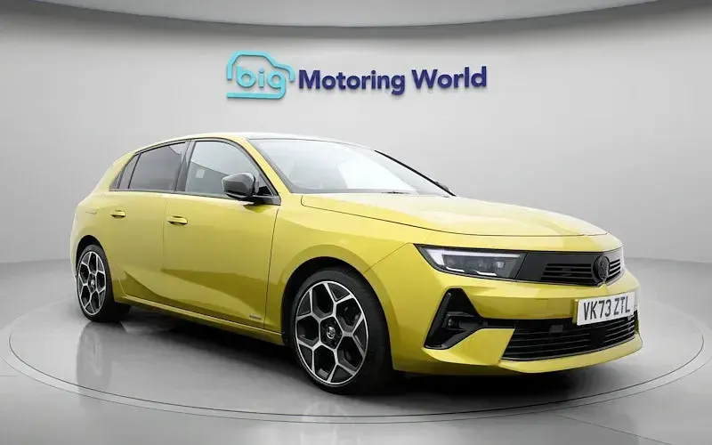 Second-hand Vauxhall Astra Ultimate 131 CP (96 kW) 2025 Hatchback