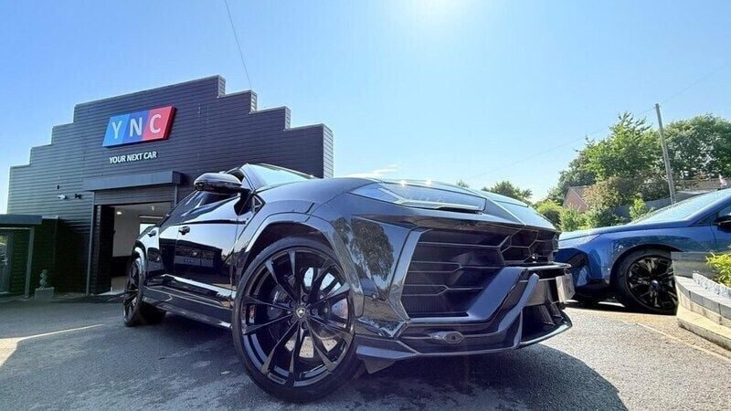 Black Used 2020 Lamborghini Urus SUV | £164,991 (A bit pricey) - Image 1/4