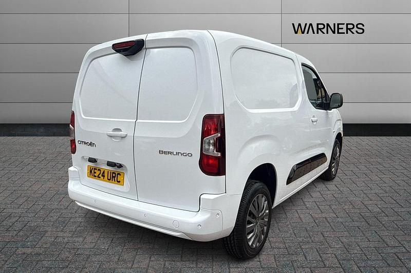 Used Citroën Berlingo 101 HP (74 kW) 2024 White MPV