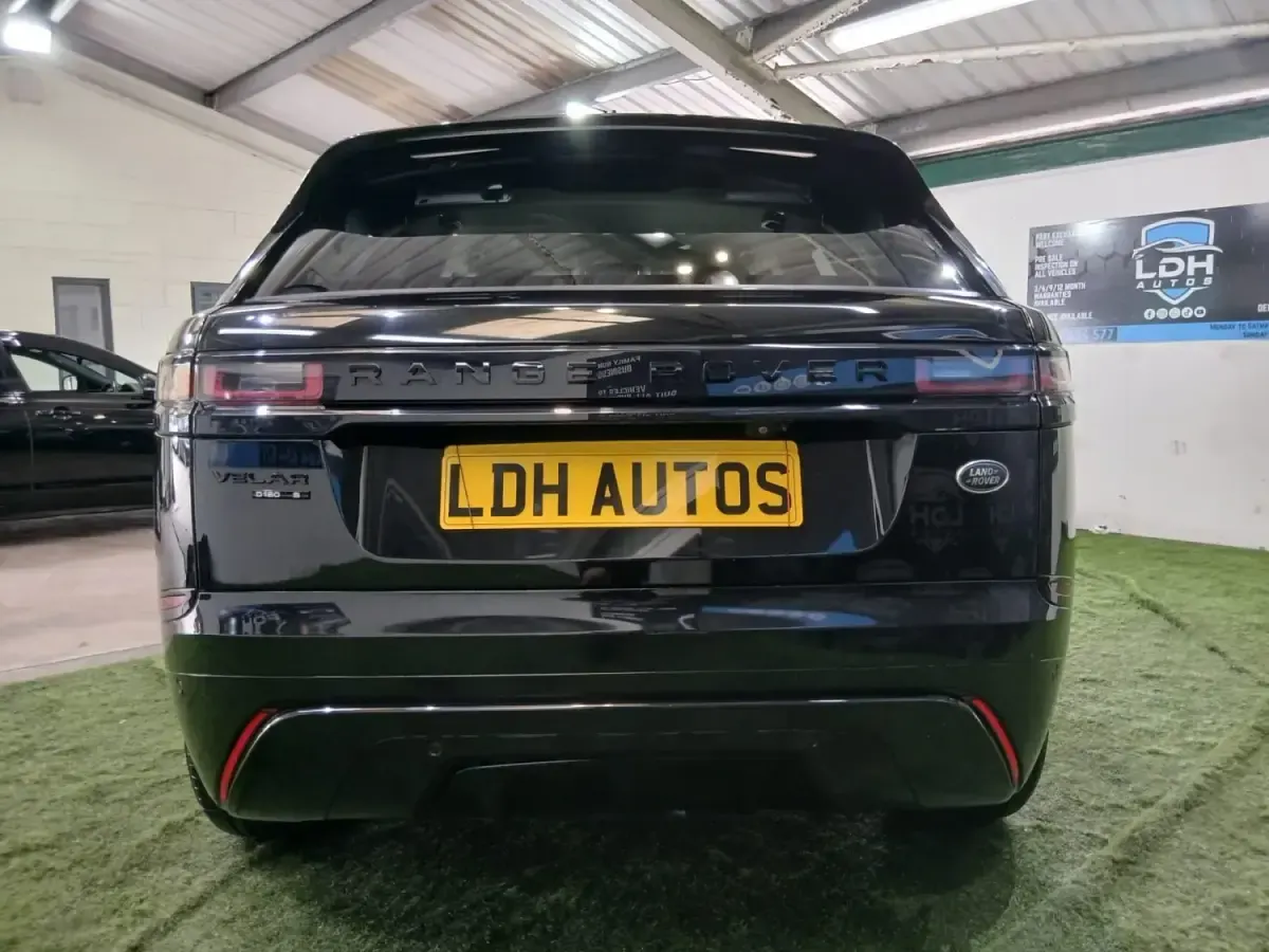 Second-hand Land Rover Range Rover Velar R-Dynamic 2018 Negru SUV