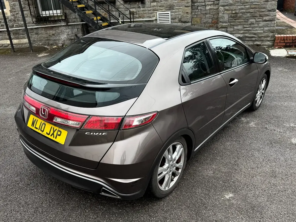 Used Honda Civic ES 140 HP (102 kW) 2010 Bronze Hatchback