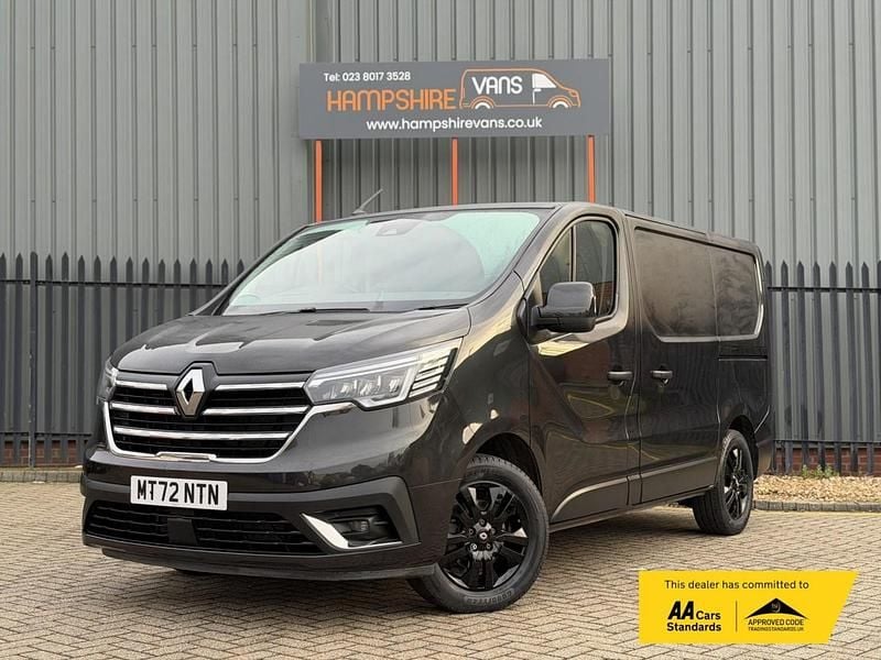 Used Renault Trafic 2022 Black MPV