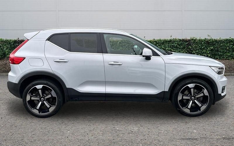Used Volvo XC40 Inscription 197 HP (144 kW) 2021 Silver SUV
