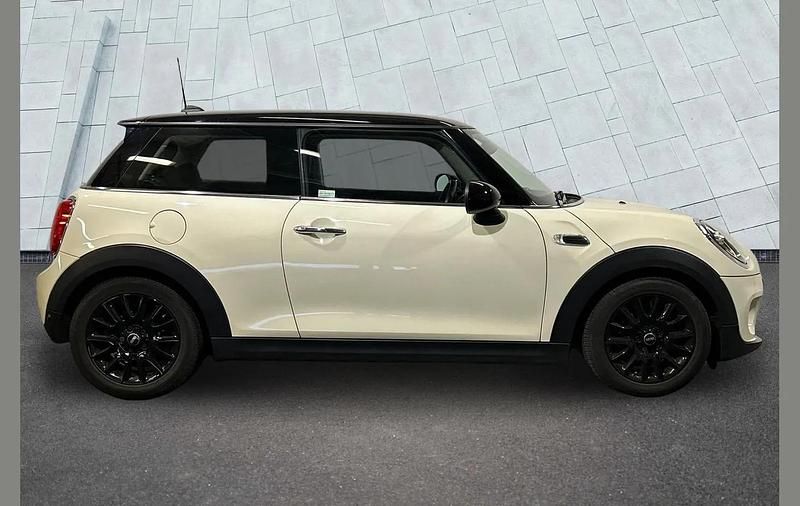 Used Mini Cooper Hatch 136 HP (100 kW) 2018 White Hatchback