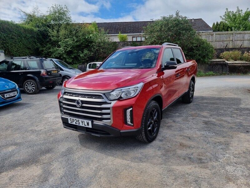 New KGM Musso 202 HP (148 kW) 2025 Red Pickup