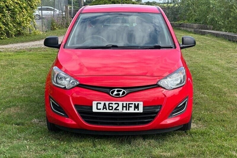 Red Used 2013 Hyundai i20 Classic Hatchback | £2,995 (Fair price) - Image 1/1