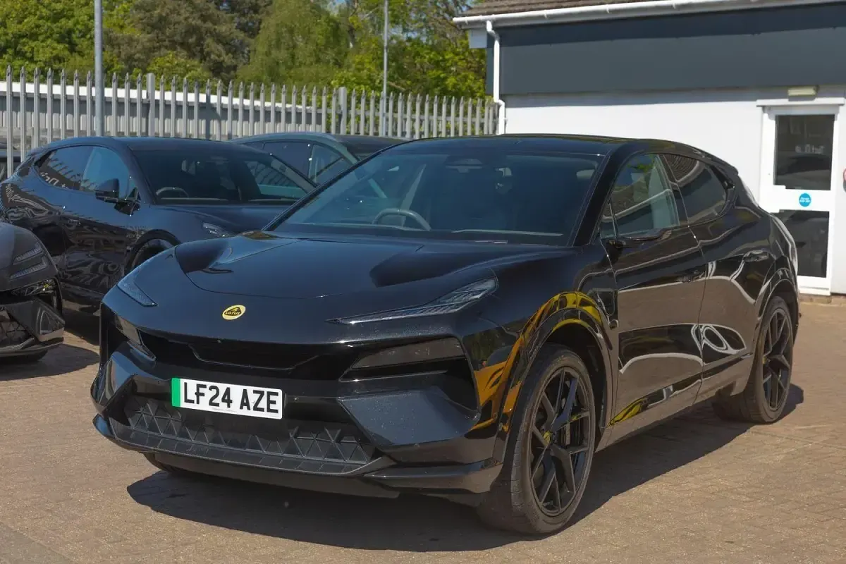 Used Lotus Eletre 675 kW (918 HP) 2024 Black SUV